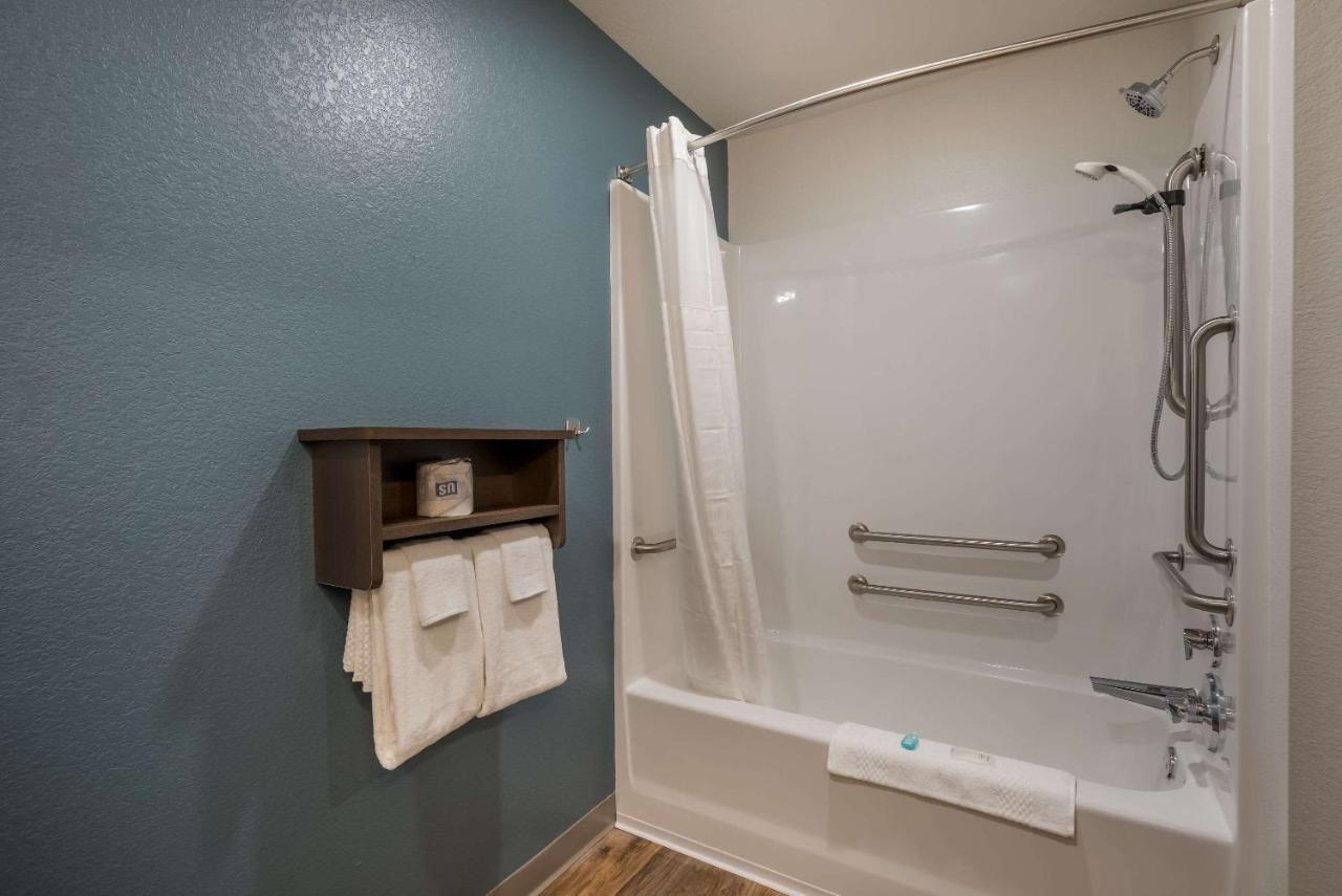 Woodspring Suites Milwaukee - Menomonee Falls エクステリア 写真